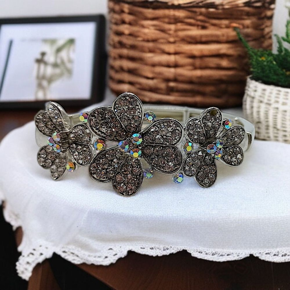 Flower Rhinestone Bracelet Stretch Aurora Borealis‎ Silver Tone Fairy Whimsigoth